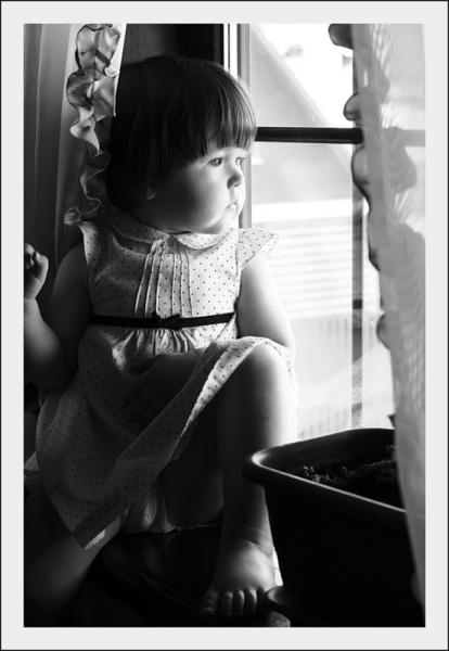 В стихи ухожу,как в стихию покоя... - У окна.jpg