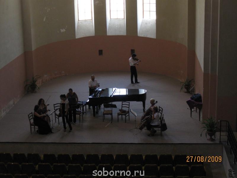 В Челябинске оскверняется православный храм - IMG_0040.JPG