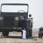 Про автомобили и автомобилистов - 800px-Sheikh_Hamad_bin_Hamdan_Al_Nahyan_with_largest_model_Willys_jeep_2009-150x150.jpg