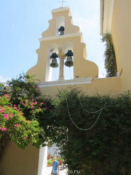 Корфу, Бари и материковая Греция. Записки упрямого ослика - палеокастрица колокольня.jpg