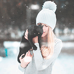 Аватар, аватар, аватар.... - 99px_ru_avatar_167652_devushka_derjit_chernuu_koshku_v_rukah_stoja_pod.gif