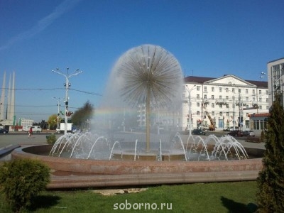 Завалинка - радуга на фонтане.jpg