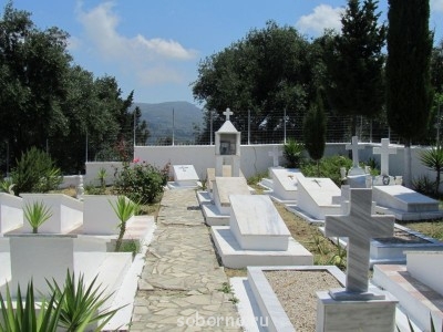 Корфу, Бари и материковая Греция. Записки упрямого ослика - палеокастрица монаст кладбище.jpg