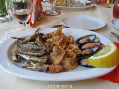 Корфу, Бари и материковая Греция. Записки упрямого ослика - таверна блюдо.jpg