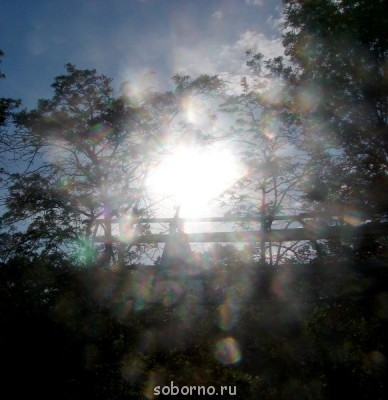 попыталась сфотографировать храм...