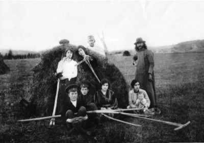 Храм-памятник Святителя Николая в с.Кленовском - священника Грамолина.jpg