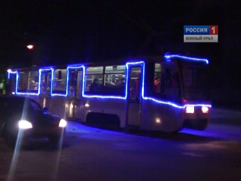 Общественный транспорт - новогодний трамвай.jpg