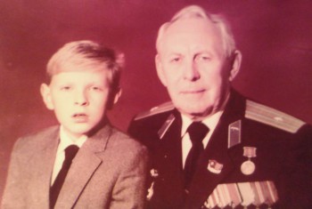 Фото 1989 года,на ней моему отцу,Василию Андреевичу 64 года,а мне 11.