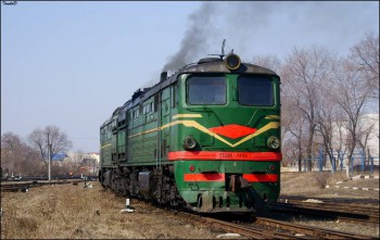 Тепловоз,железнодорожники называют такие"боингами" ибо ревут от натуги как звери,и дымищи как из паровоза