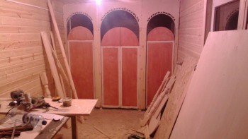 Вид при тёмном алтаре