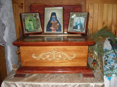 рака с частичками святых мощей