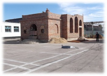 Строительство храма Божиего в тюрьме - Этап строительства храма.jpg