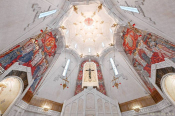 Торжественным богослужением открылся храм святого равноапостольного великого князя Владимира в Москве - 2.jpg