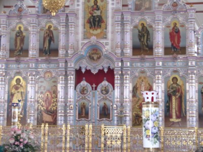 иконостас в храме